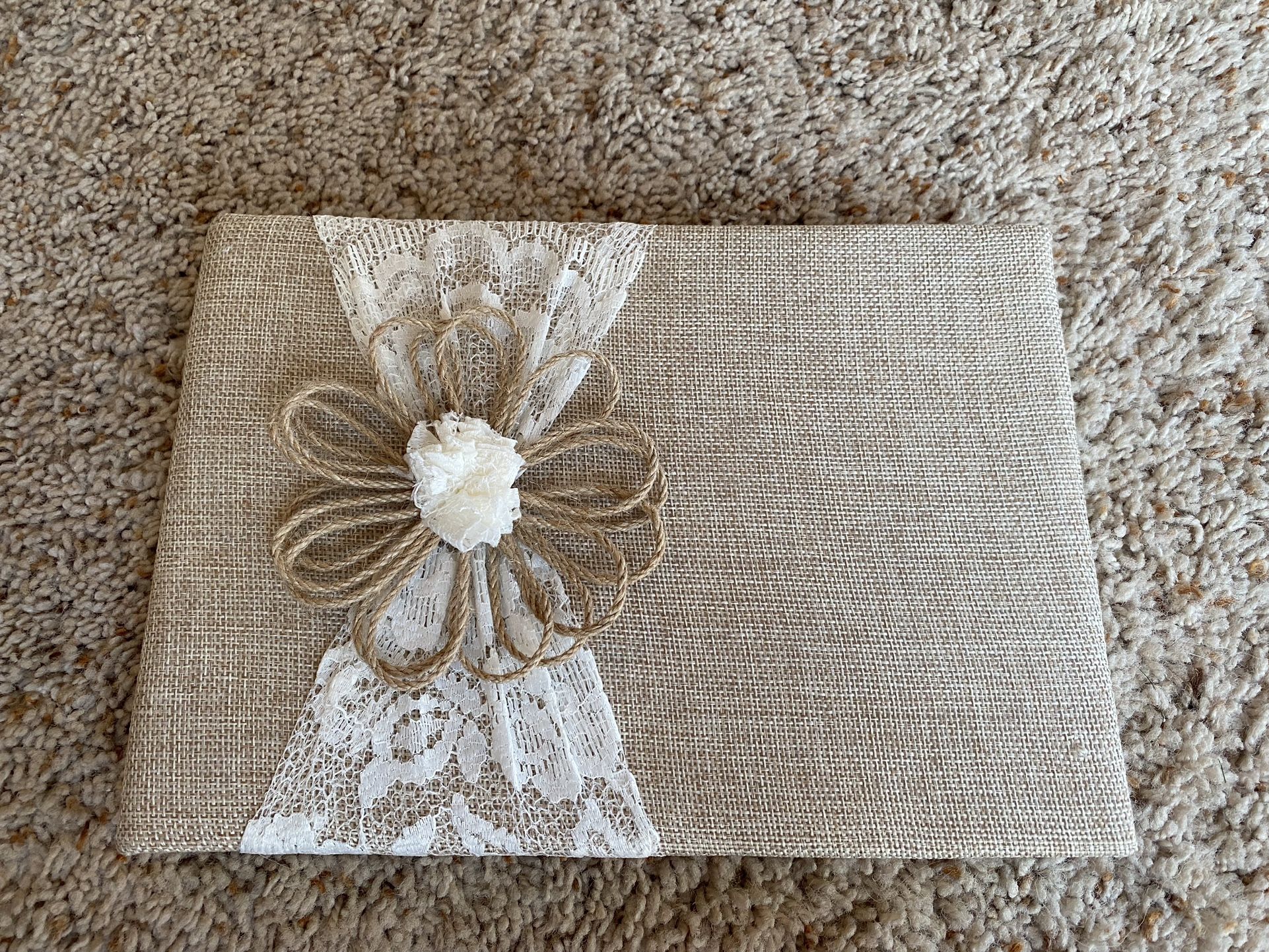 *WEDDING ITEMS* Guest Book.