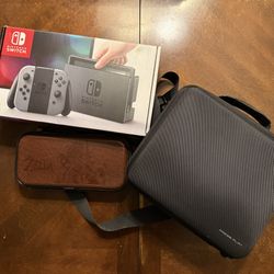 Original Nintendo Switch 1 - Extra Joy Cons, 128 GB Memory Card, & 2 Switch Cases (Negotiable)