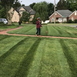 If Anybody Need Help To Cutting Grass I’m Available Friday And Saturday  