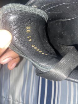 Alexander McQueens size 8 men’s