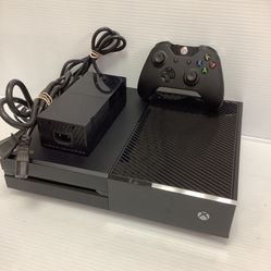 Microsoft Xbox One With Remote Controller