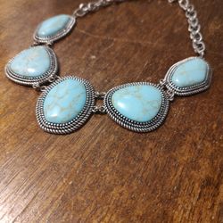 HANDMADE BLUE NECKLACE!