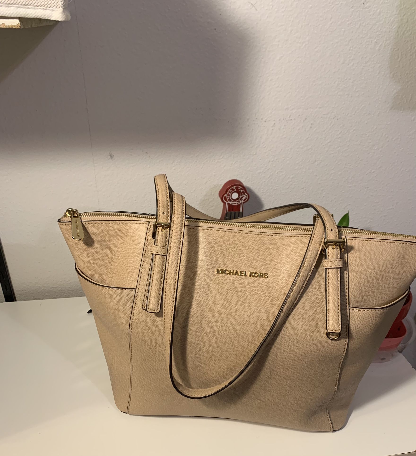 Michael Kors Tote Cream Color EUC