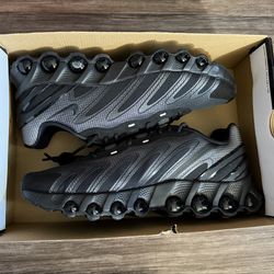 Air max DN8 sizes 11.5 & 12