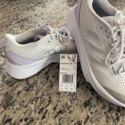 Brand New Women’s Adidas Tennis Shoes Size 6