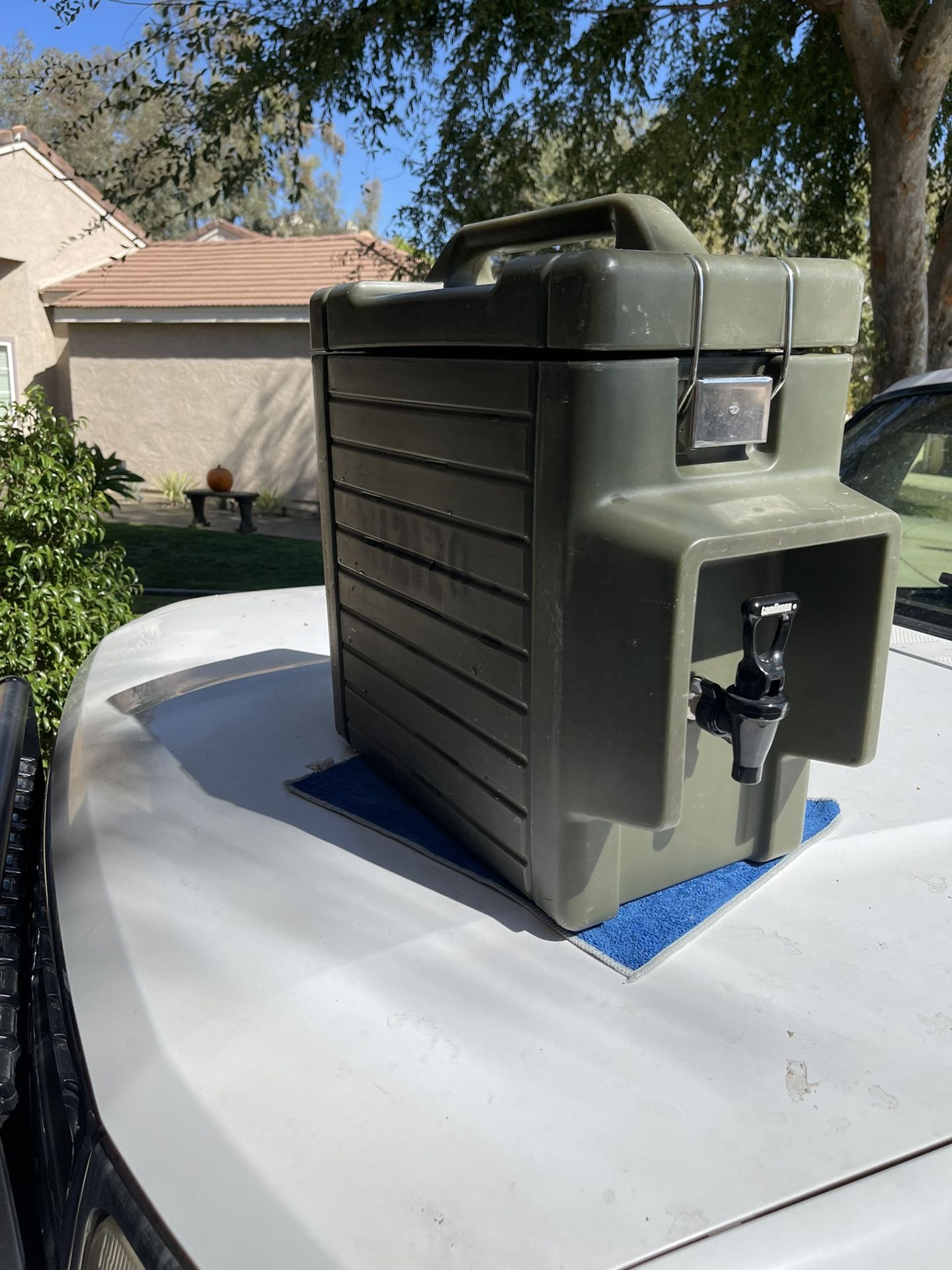 Military insulated water cooler