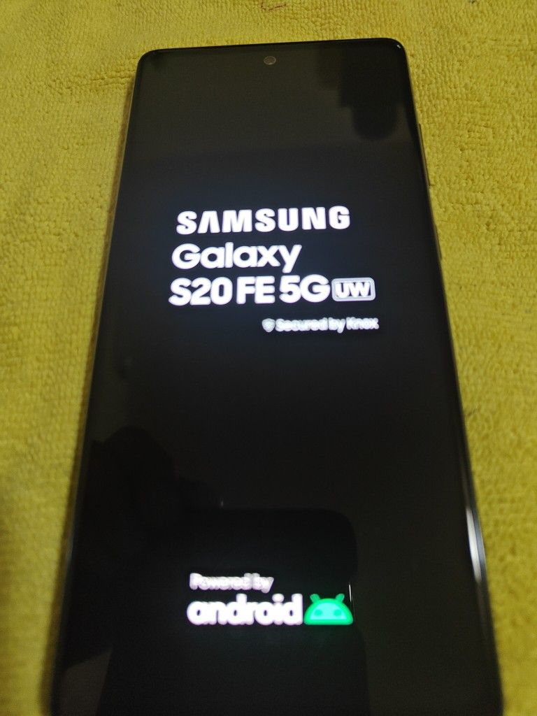 Samsung Galaxy S20 FE   Unlocked Any Sim Card 