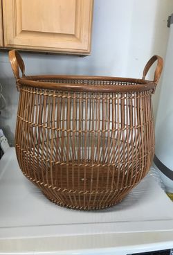 Beautiful Basket/ Hermosa Canasta Grande