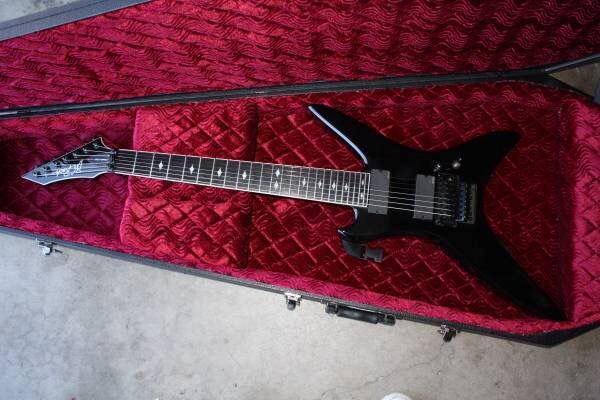 B.C. Rich Stealth TNT Series with Coffin Case for Sale in El Cajon CA OfferUp