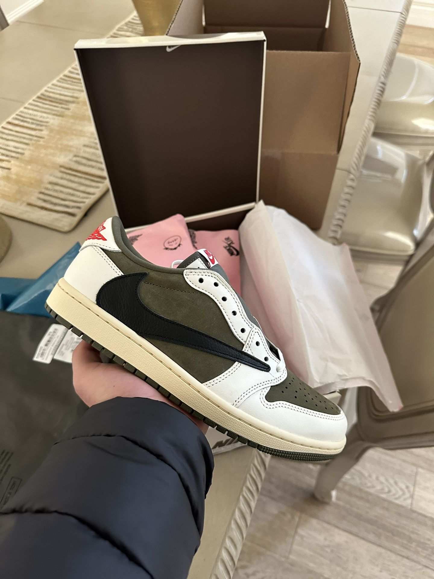 Jordan 1 Travis