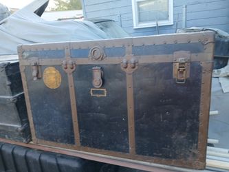 Blue antique chest
