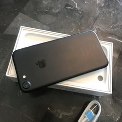 I phone 7 32gb(Unlocked) T-Mobile MetroPcs Verizon Cricket 🇲🇽 Telcel