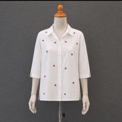 Vintage Casey & Max Womens White Button Up Shirt Floral Embroidered Roses Cotton Large