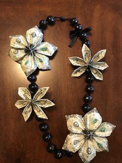 Graduation Money Lei