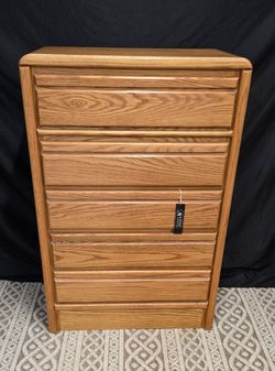 Accent oak five drawer dresser
