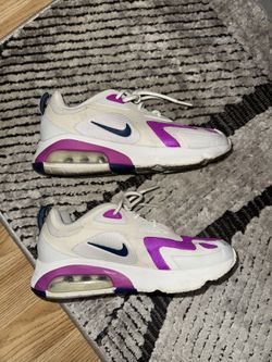 Nike women’s shoe size 7