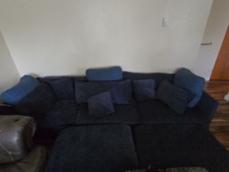 Couch/blue/sectional