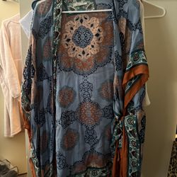 Tons Of Women’s Clothes, Tops, Dresses, And Jeans. Scrubs Too!