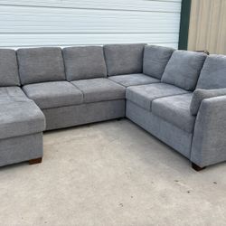 3 PIECE SLEEPER SECTIONAL WITH REVERSIBLE CHAISE 