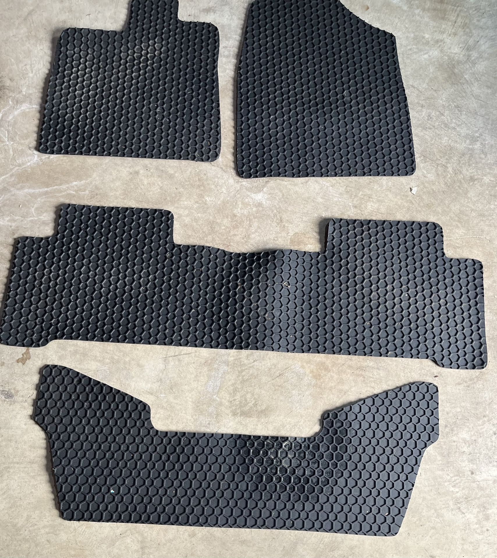 Acura MDX Floor Mat - Model 2014 - 2020 - Honey Comb Pattern