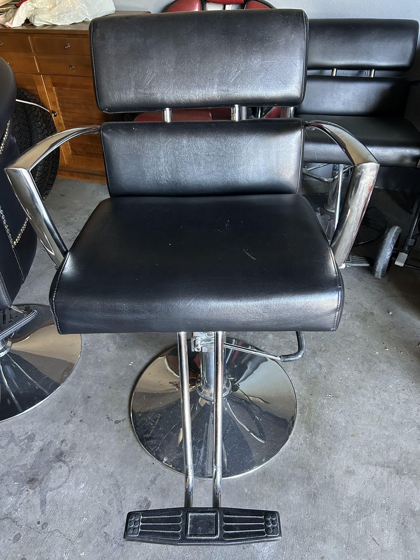 Salon/barber chair
