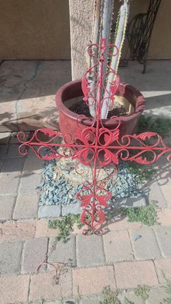 Garden decor metal cross