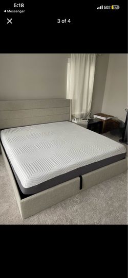 King Size Memory Foam 12’ in Mattress