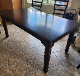 Free table need it gone 5 chairs
