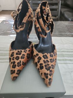 New  women  shoes  size (6)