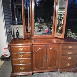 Bedroom Set Cherry Wood  Pennsylvania House 