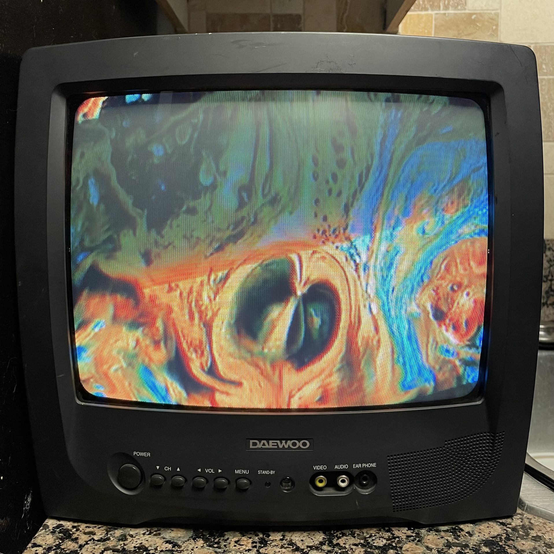 13” Daewoo CRT TV