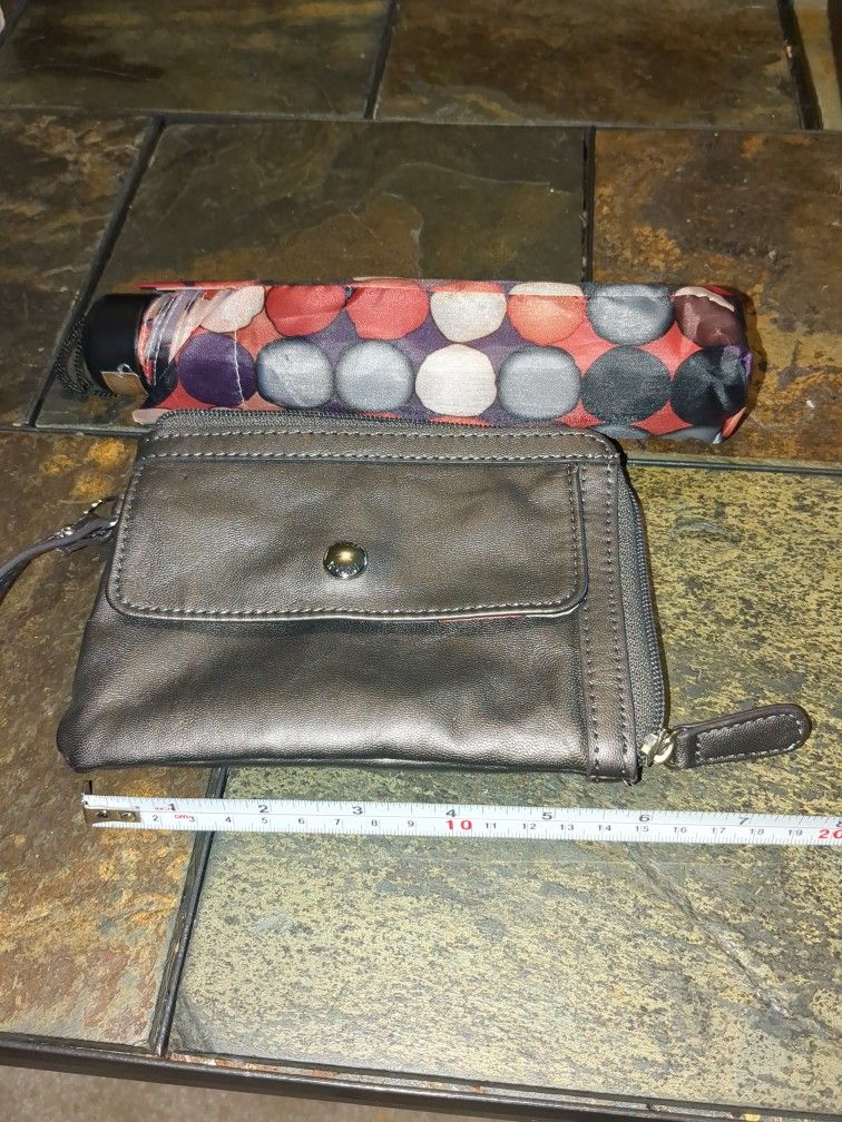 Free Wristlet And Umbrella