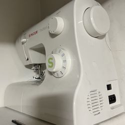 SINGER 2277 Tradition Mechanical Sewing Machine