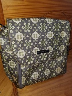 Petunia pickle bottom