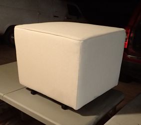 Babyletto Kiwi Gliding Ottoman, Cream - new in box