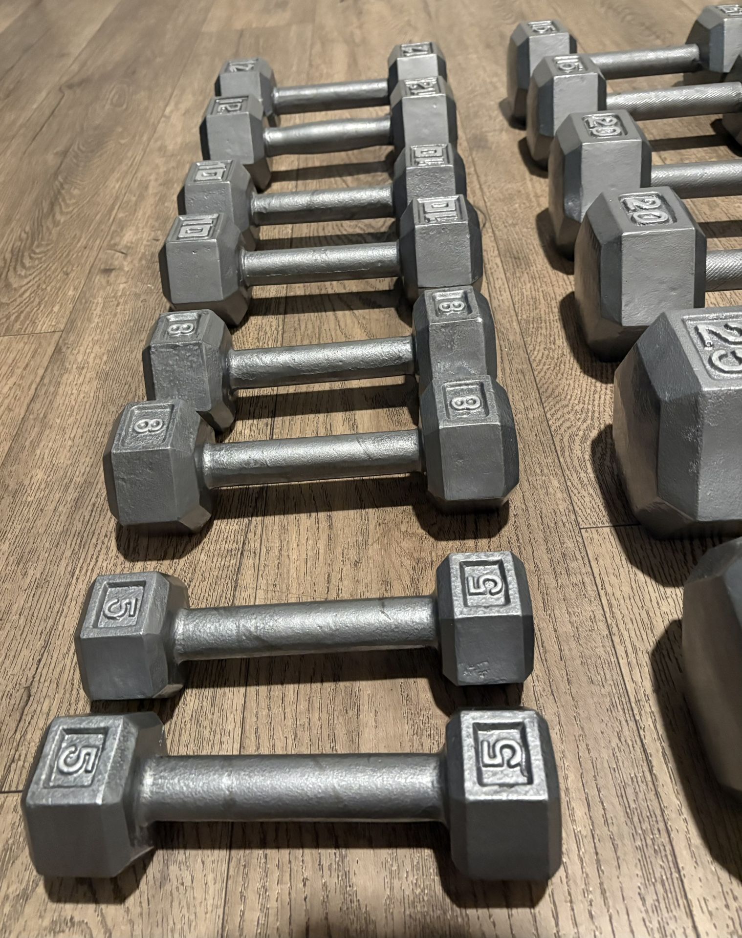 Beautiful Set Of Hex Cast Iron Dumbbells In NEW CONDITION Total: 190 lbs