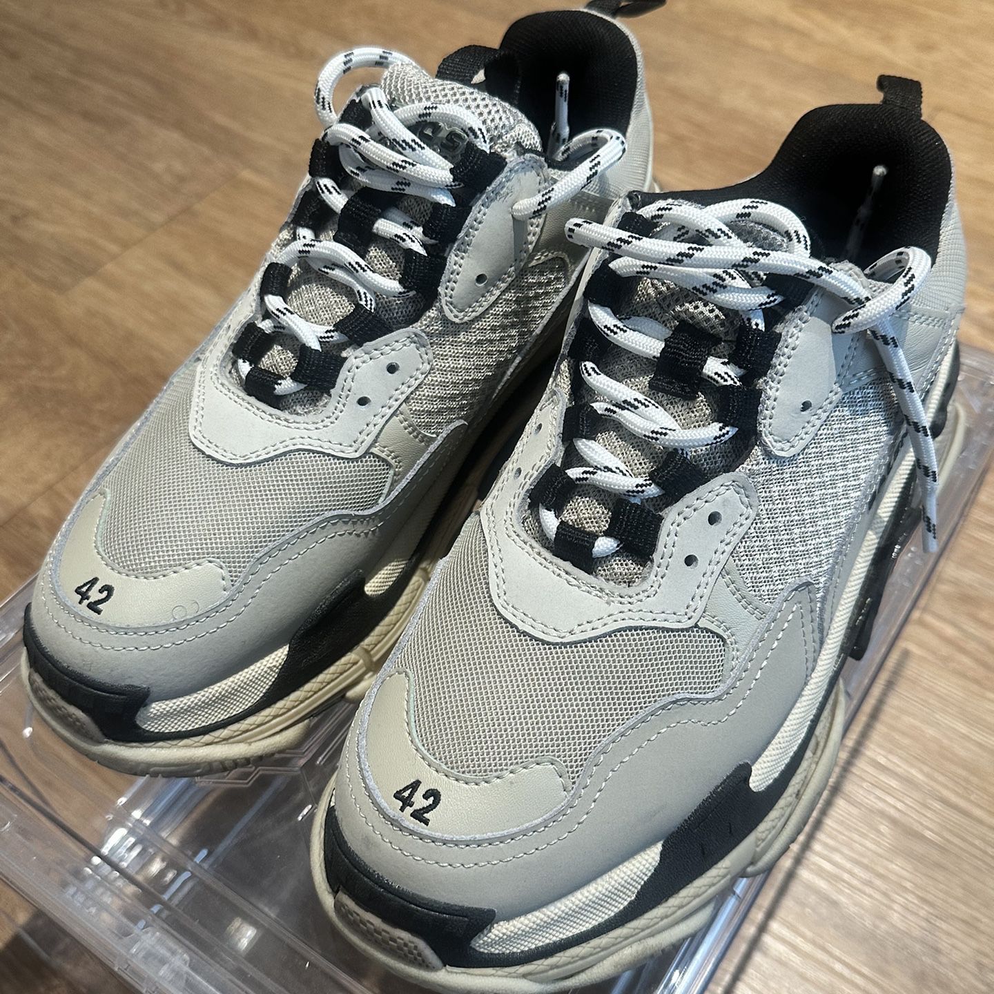 Balenciaga Triple S - Size 42 for Sale in Los Angeles, CA - OfferUp