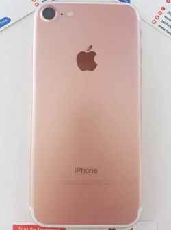 iPhone 7. 32GB. Factory unlocked. Like new condition. With warranty. + Screen protector.