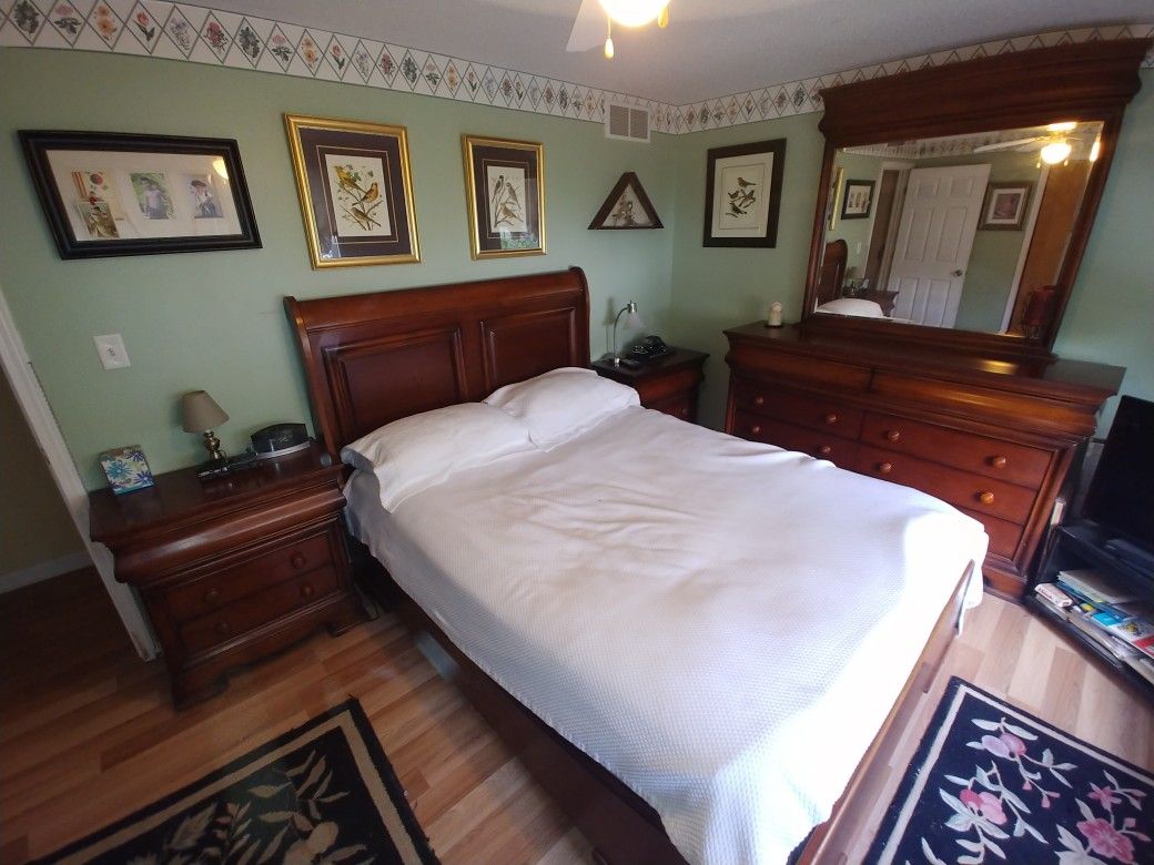 Louis Phillip Solid Mahogany Bedroom Set