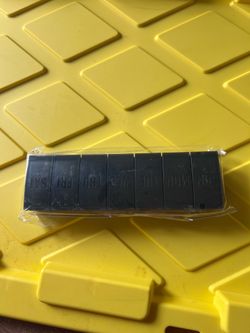 : A 7-day weekly pill organizer/medication dispenser