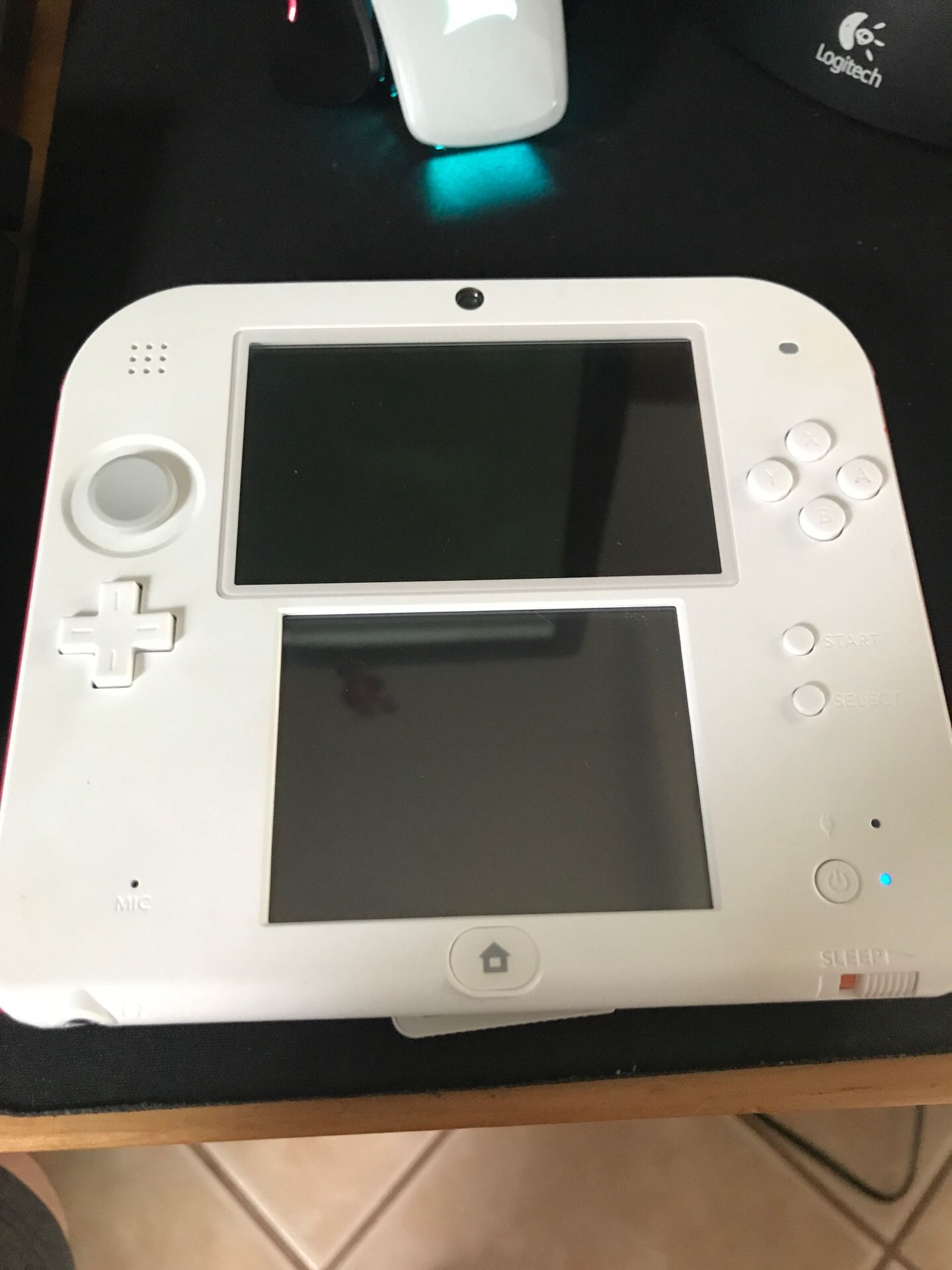 Nintendo 2Ds Red/White 3 games included