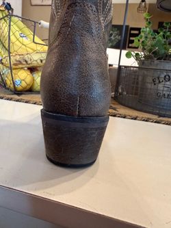 Women's cowboy boots