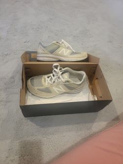 New Balance Sneakers 