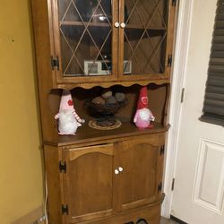 Corner Hutch