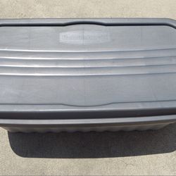Rubbermaid Roughneck Jumbo 50 Gal. Storage Container 