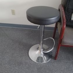 Bar stool