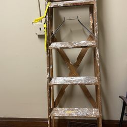 6 Foot Wooden Ladder