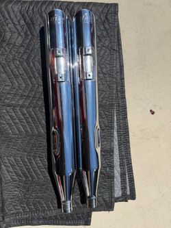 Touring  Vance and hines slip ons off of a road King