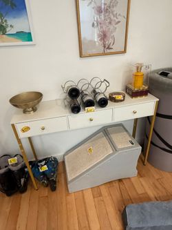 Moving sale