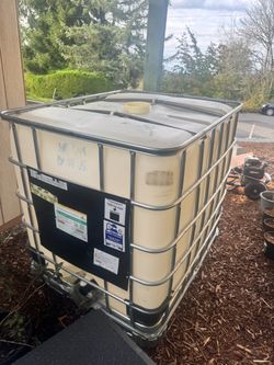 275 gallon water storage